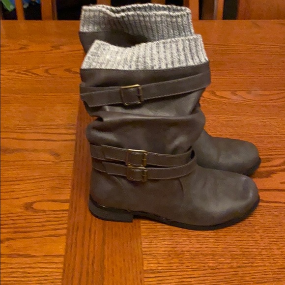 Boots - Picture 5 of 5